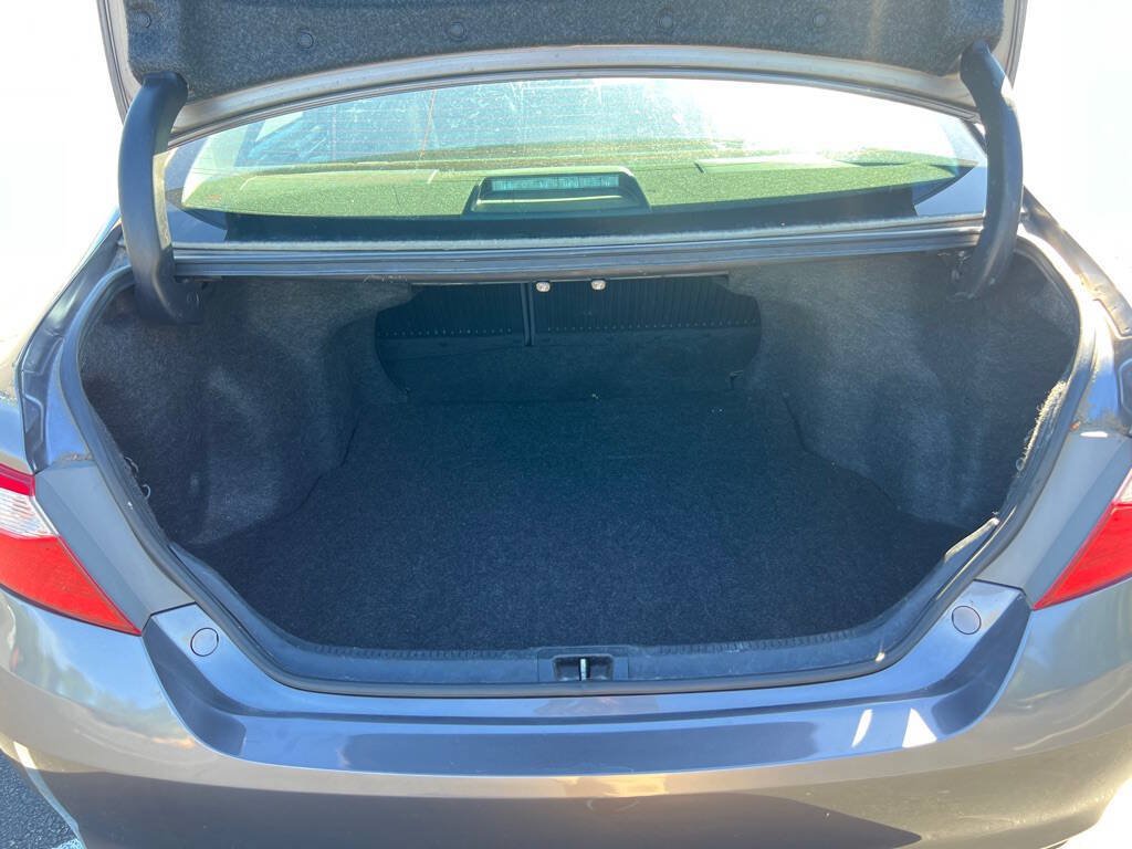 Used 2017 Toyota Camry SE FWD image 17