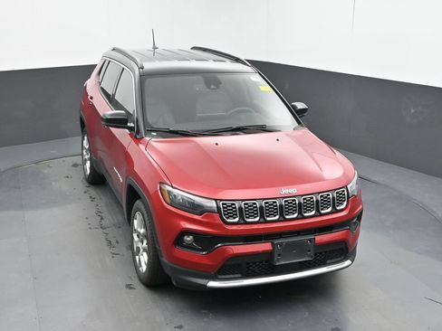 Used 2025 Jeep Compass Limited AWD/4WD image 16