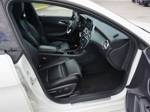 Used 2016 Mercedes-Benz CLA 250 image 3