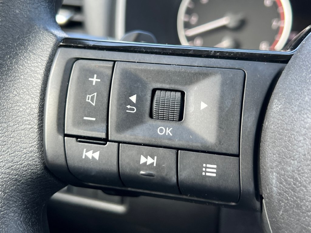 Certified 2023 Nissan Rogue SV FWD image 10
