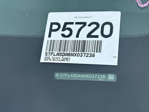 Used 2022 Toyota Tundra SR5 w/ SR5 Convenience Package AWD/4WD image 4
