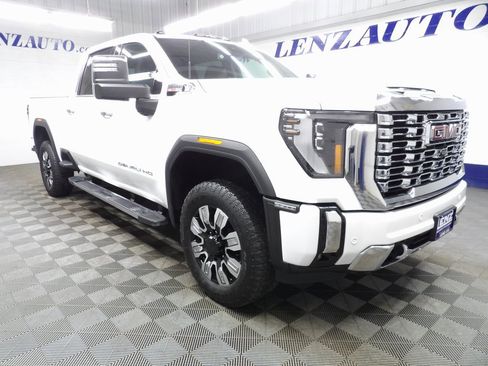 Used 2024 GMC Sierra 2500 Denali w/ Max Trailering Package image 3