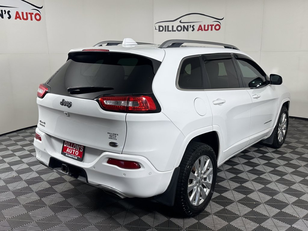 Used 2017 Jeep Cherokee Overland w/ Technology Group AWD/4WD image 8