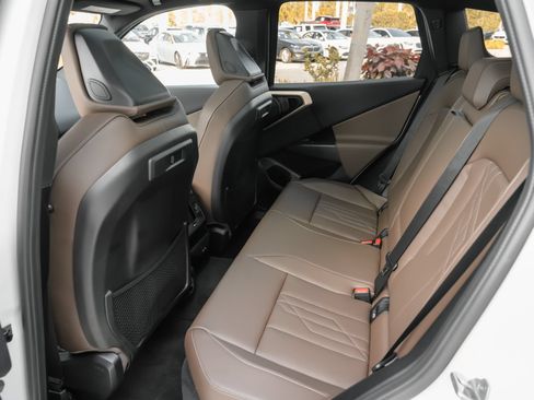 Used 2025 BMW X3 xDrive30i w/ Convenience Package AWD/4WD image 36