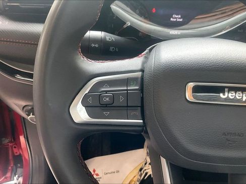 Used 2025 Jeep Compass Trailhawk AWD/4WD image 7