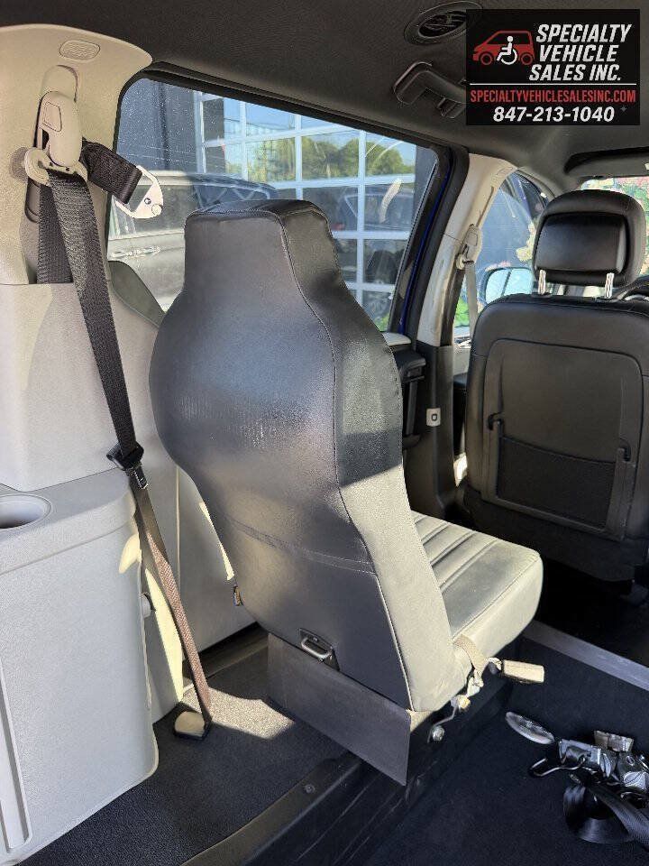 Used 2018 Dodge Grand Caravan SXT FWD image 23