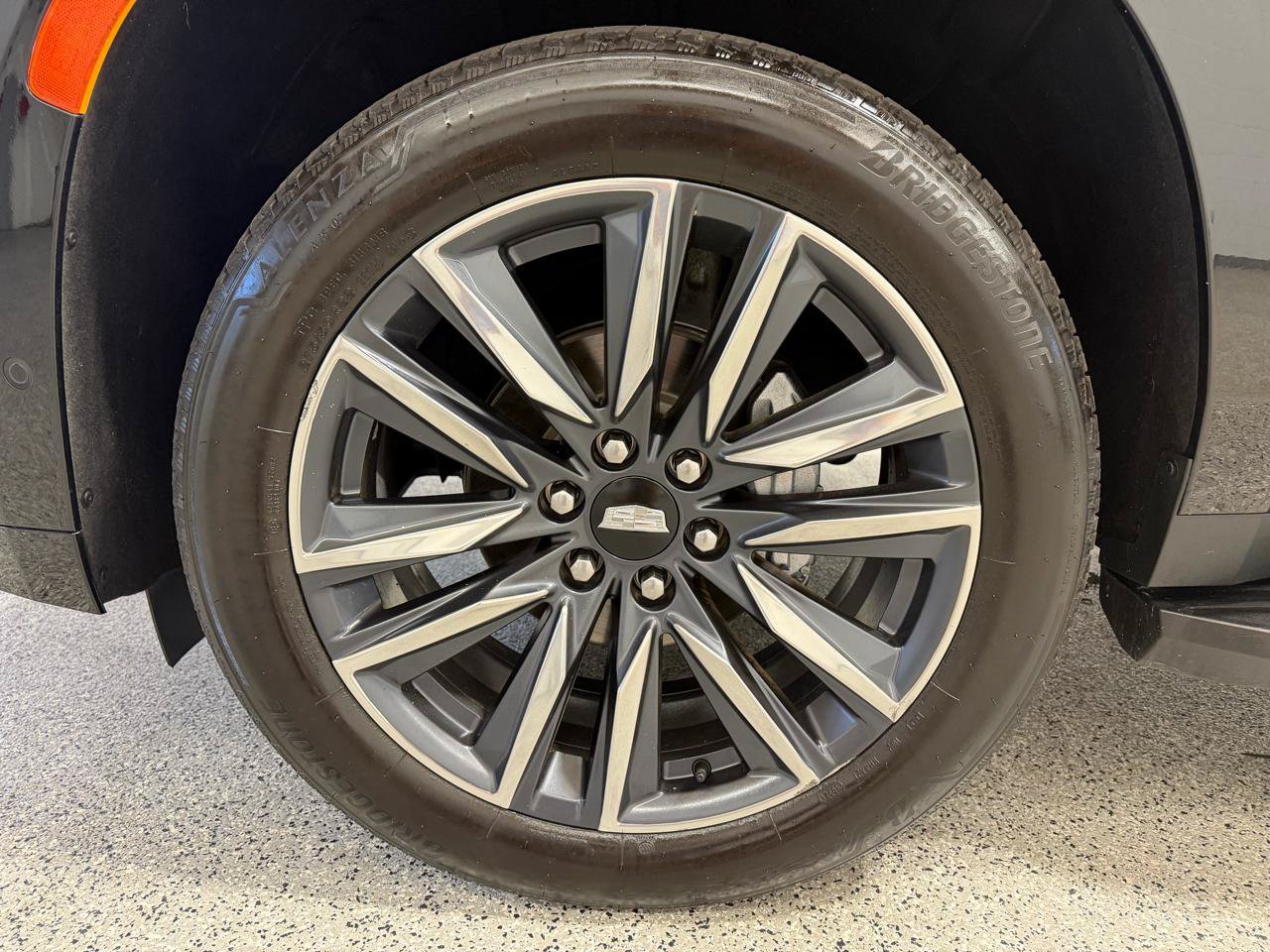 Used 2023 Cadillac Escalade ESV Sport AWD/4WD image 9