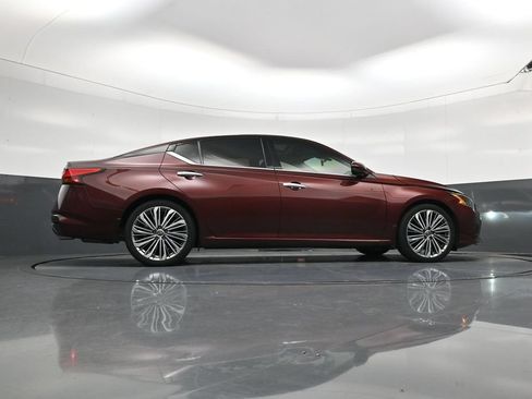 Used 2024 Nissan Altima 2.5 SL FWD image 26