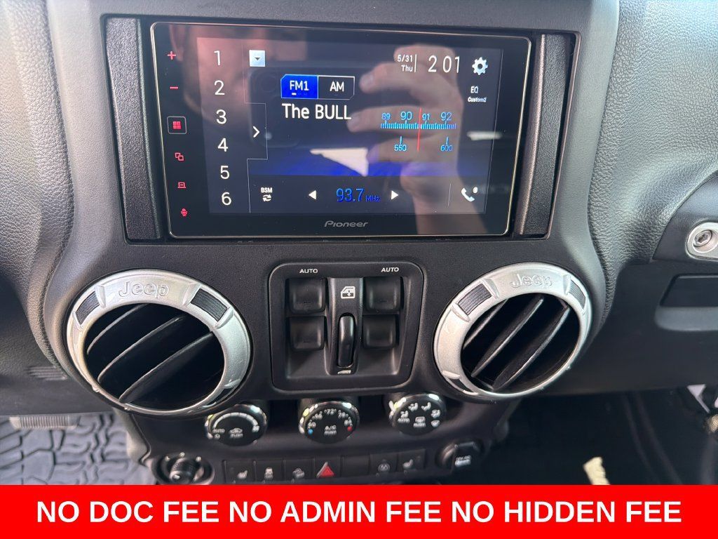Used 2017 Jeep Wrangler Unlimited Rubicon AWD/4WD image 21
