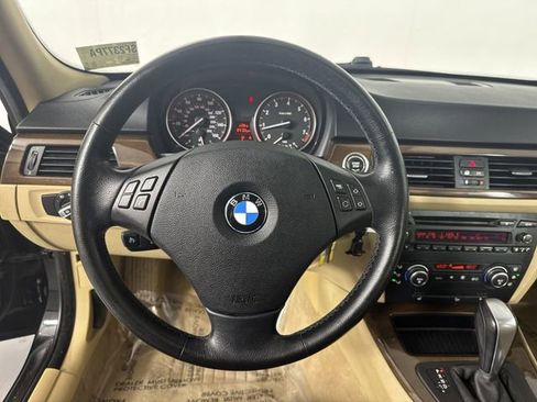 Used 2009 BMW 328i xDrive Sedan AWD/4WD image 11