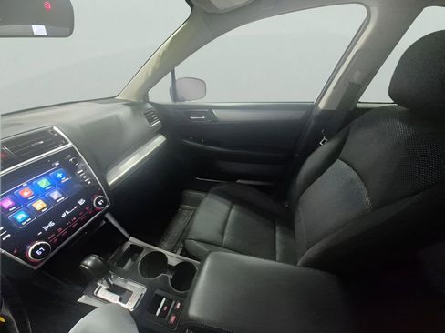 Used 2018 Subaru Outback 2.5i Premium image 15