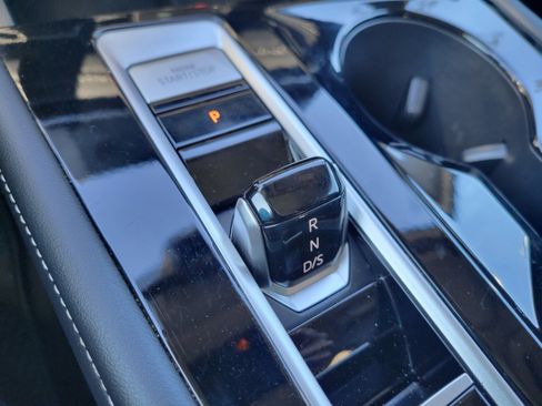 Used 2024 Volkswagen Atlas SEL image 19