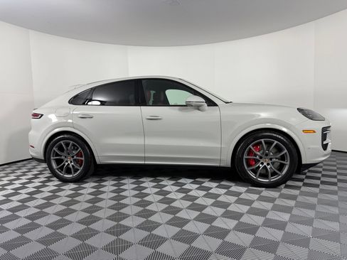 Certified 2026 Porsche Cayenne S AWD/4WD image 8