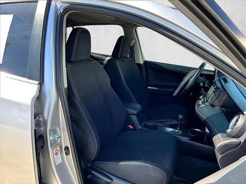 Used 2017 Toyota RAV4 XLE image 9