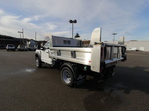 New 2024 Ford F550 4x4 Regular Cab Super Duty image 3