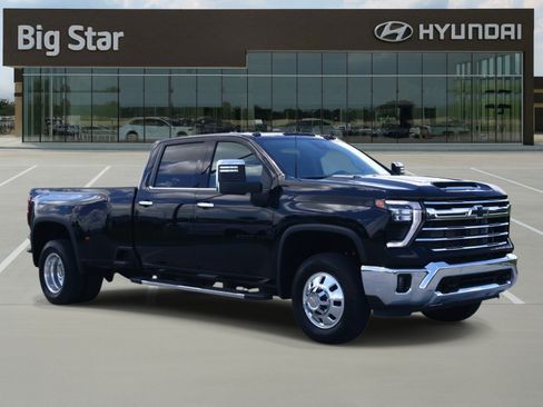 Used 2025 Chevrolet Silverado 3500 LTZ w/ LTZ Plus Package AWD/4WD image 6