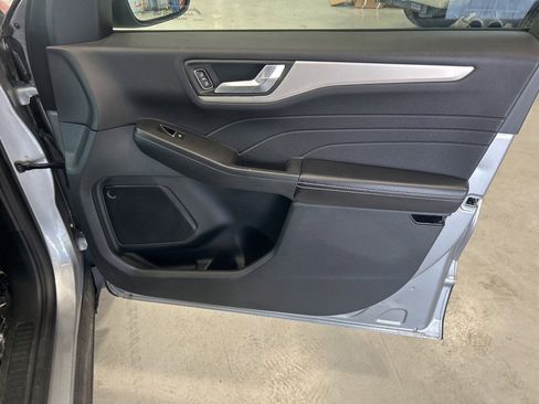 Used 2021 Ford Escape SE w/ Cold Weather Package image 31