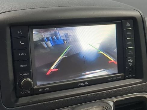 Used 2016 Chrysler Town & Country Touring w/ Driver Convenience Group FWD image 33