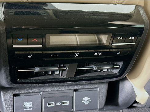 Used 2023 Acura MDX SH-AWD w/ Advance Package image 28