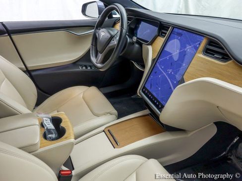 Used 2020 Tesla Model S Long Range Plus image 40