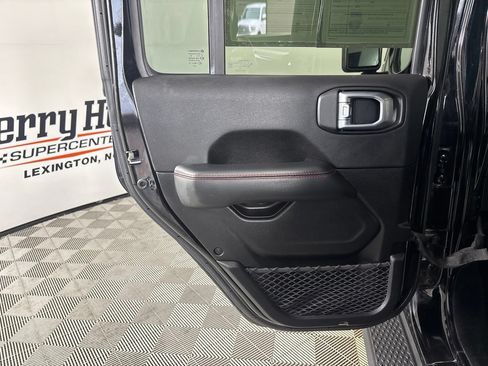 Used 2020 Jeep Gladiator Rubicon AWD/4WD image 22