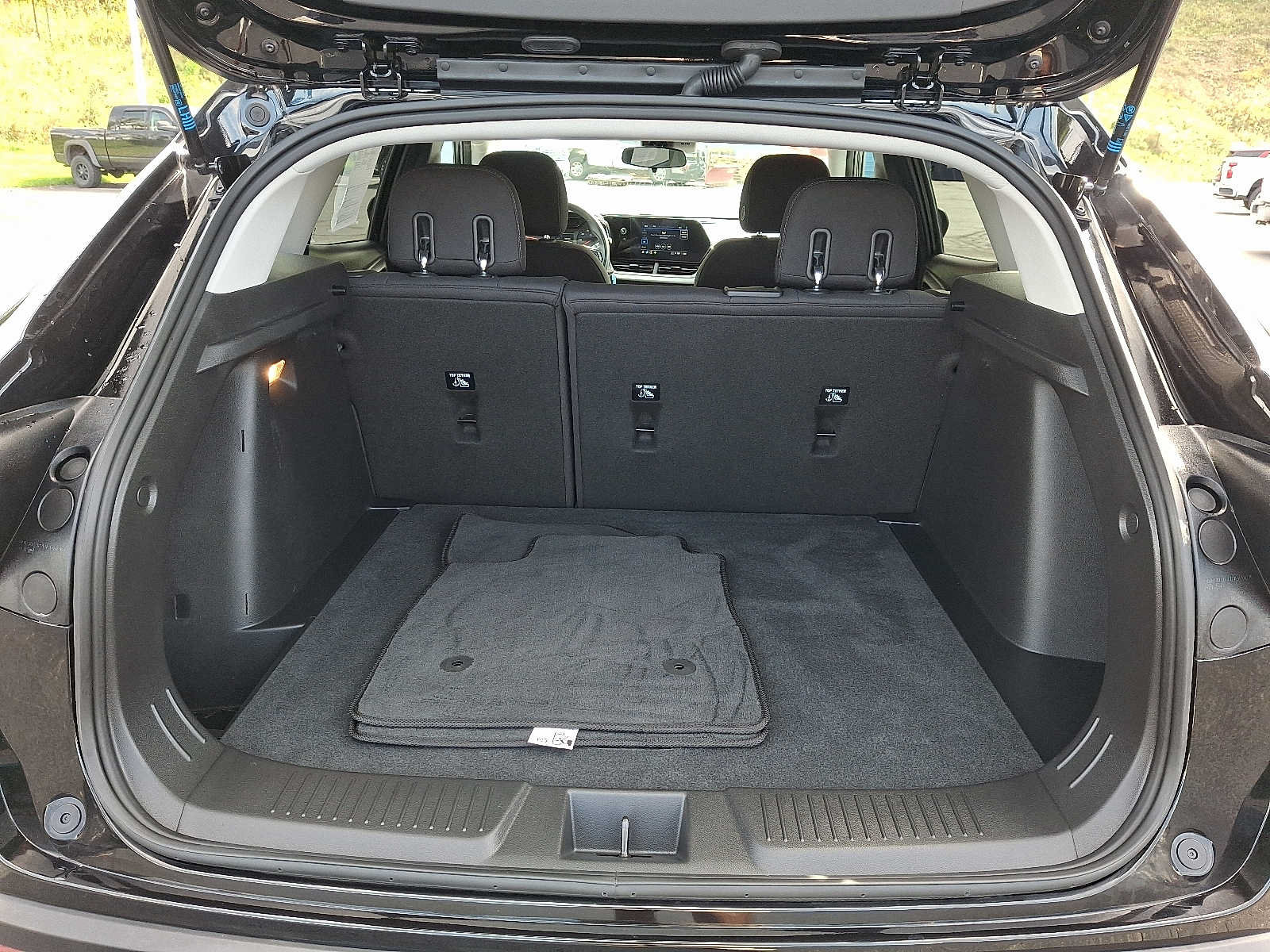 Used 2024 Chevrolet Trax LS FWD image 27