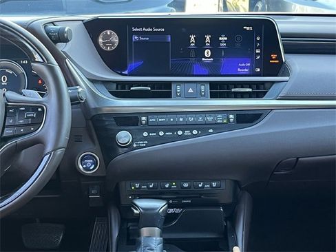 Used 2021 Lexus ES 300h Ultra Luxury w/ Accessory Package 2 image 17