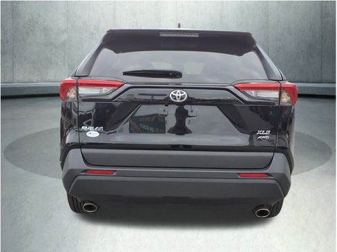 Used 2023 Toyota RAV4 XLE image 6