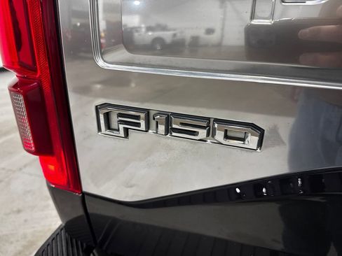 Used 2015 Ford F150 Platinum w/ Equipment Group 701A Luxury image 32