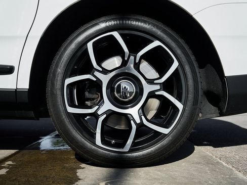 Used 2023 Rolls-Royce Cullinan Black Badge w/ Driver's Package image 19