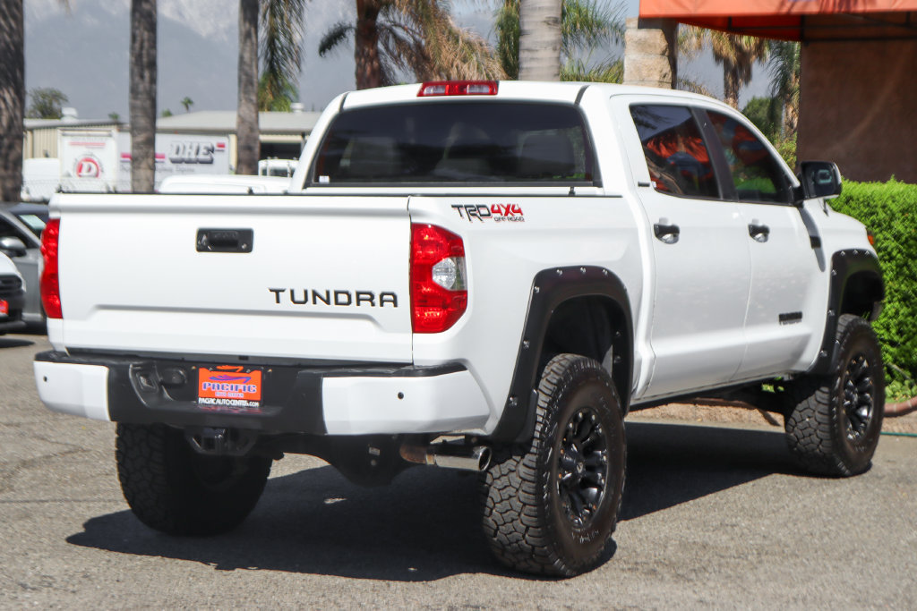 Used 2018 Toyota Tundra Limited w/ Limited Premium Package AWD/4WD image 9