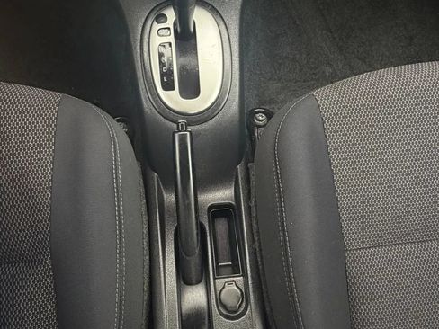 Used 2016 Nissan Versa SV FWD image 23