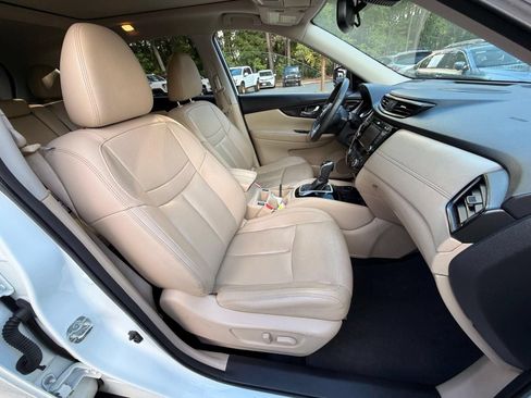Used 2019 Nissan Rogue SL w/ Premium Package AWD/4WD image 26