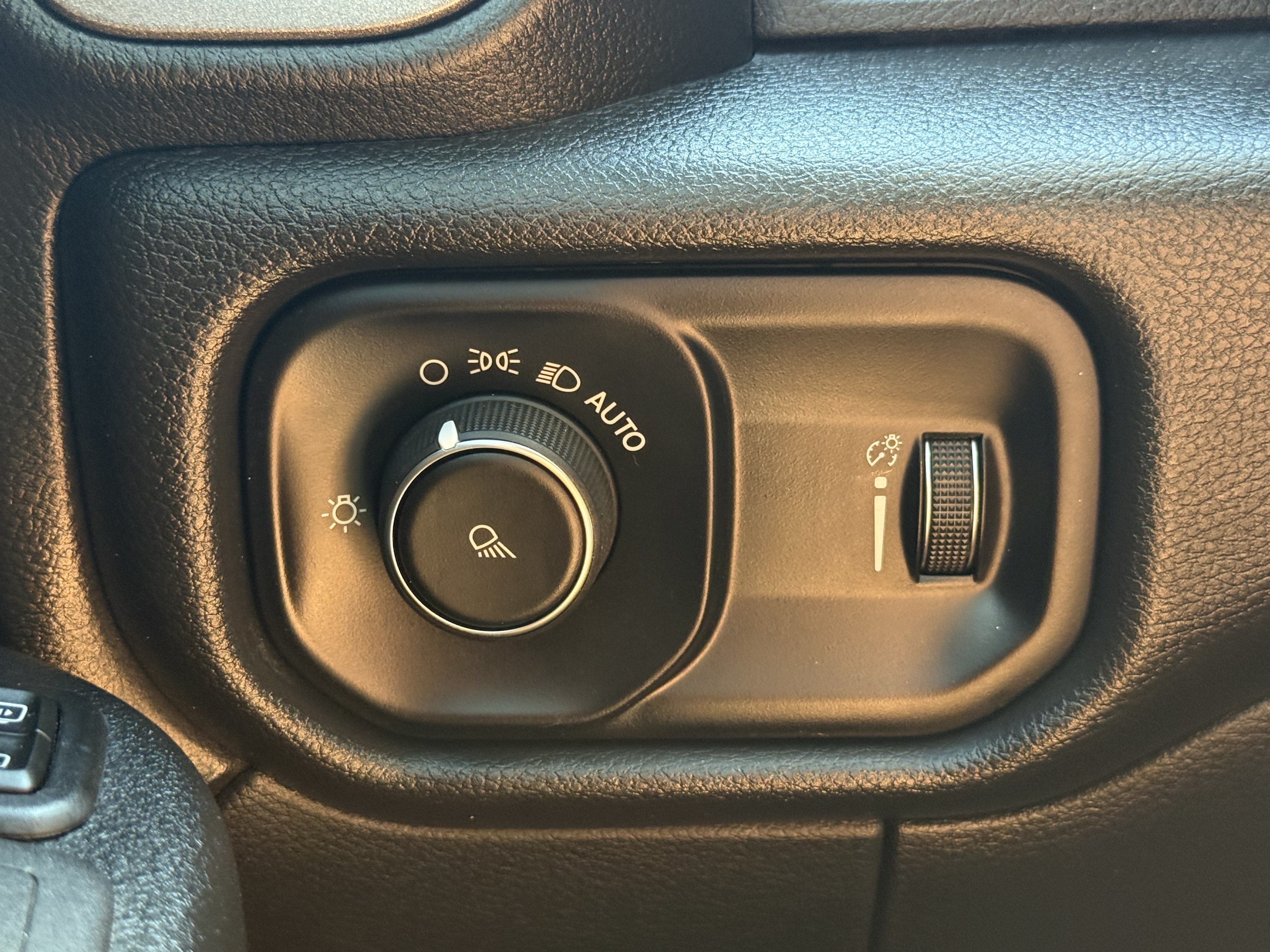 Used 2024 RAM 2500 Tradesman w/ Chrome Appearance Group AWD/4WD image 25