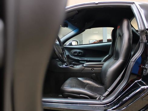 Used 2003 Chevrolet Corvette Z06 w/ Memory Package, 3 Drivers image 20