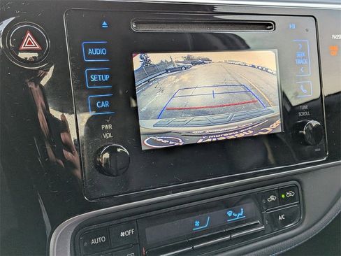 Used 2017 Toyota Corolla L image 14