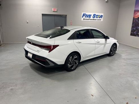 New 2025 Hyundai Elantra Limited image 5