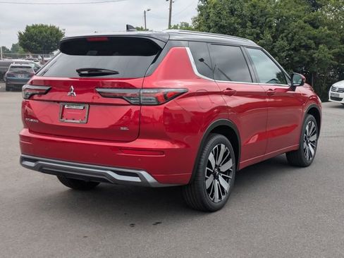 New 2025 Mitsubishi Outlander SEL image 3
