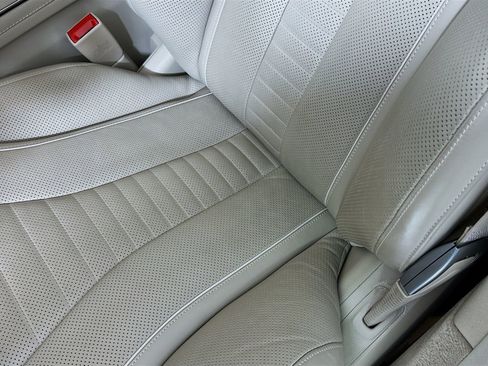 Used 2020 Mercedes-Benz S 560 Sedan image 21