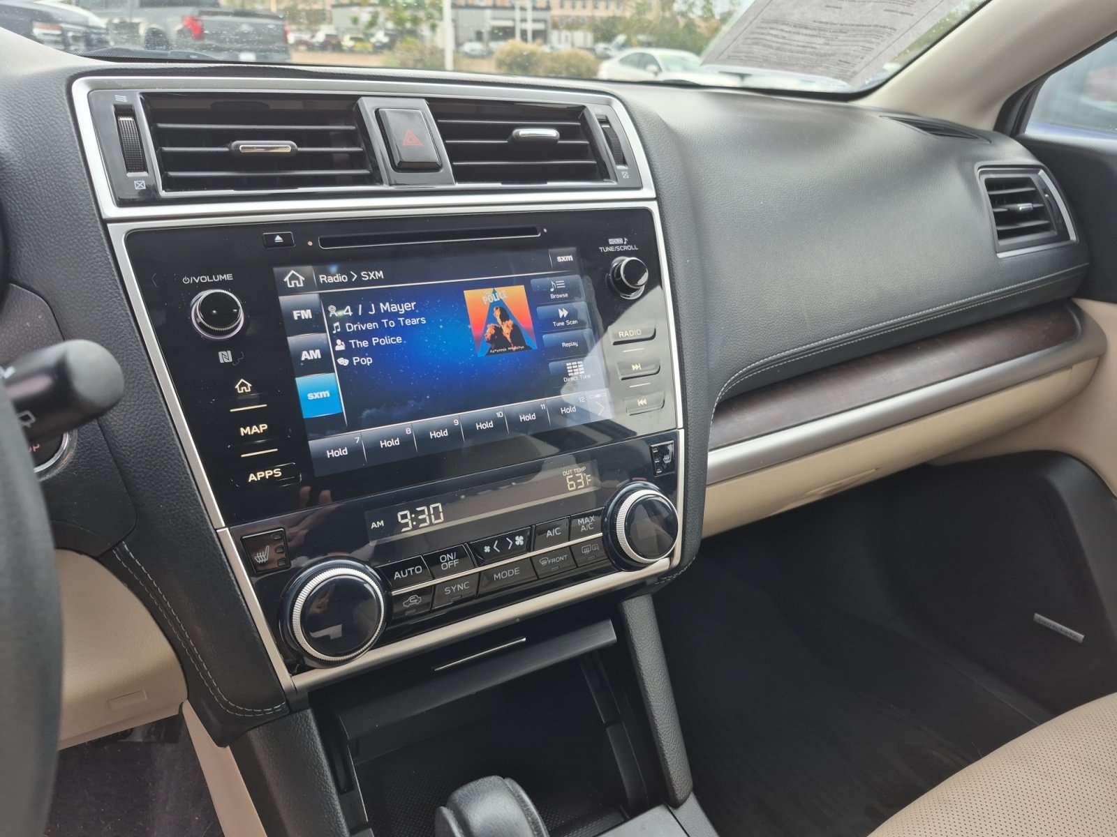 Used 2018 Subaru Outback 3.6R Limited AWD/4WD image 11
