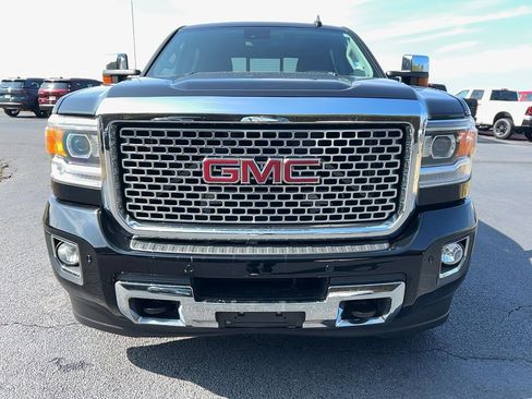 Used 2015 GMC Sierra 2500 Denali w/ Duramax Plus Package image 2