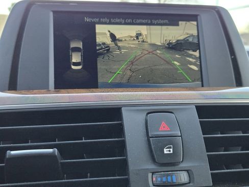 Used 2018 BMW 320i xDrive Sedan image 18