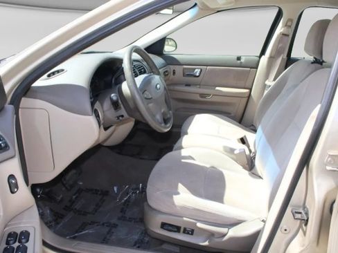 Used 2001 Ford Taurus LX FWD image 8