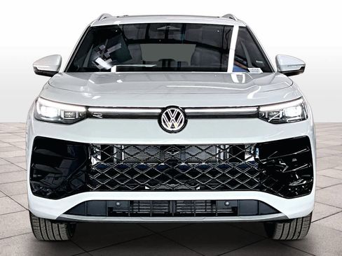 New 2026 Volkswagen Tiguan SEL R-Line AWD/4WD image 5