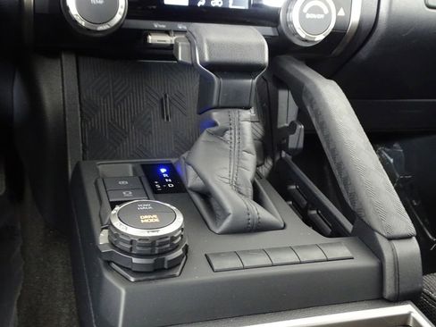 Used 2025 Toyota 4Runner SR5 image 29