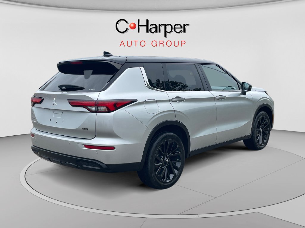 Used 2023 Mitsubishi Outlander SEL Black Edition AWD/4WD image 3