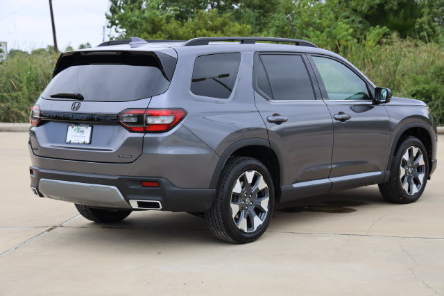 New 2026 Honda Pilot Touring image 7