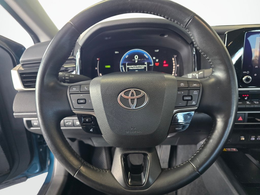 Used 2025 Toyota Camry LE w/ Convenience Package FWD image 21