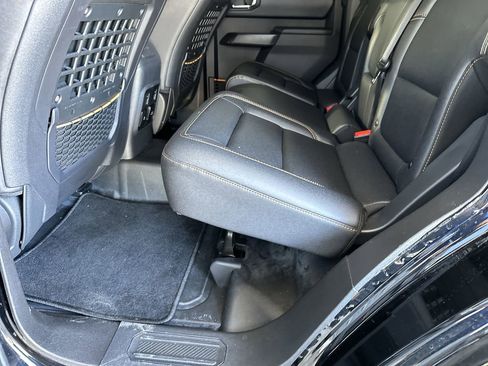 Used 2024 Ford Bronco Badlands w/ Sasquatch Package AWD/4WD image 28