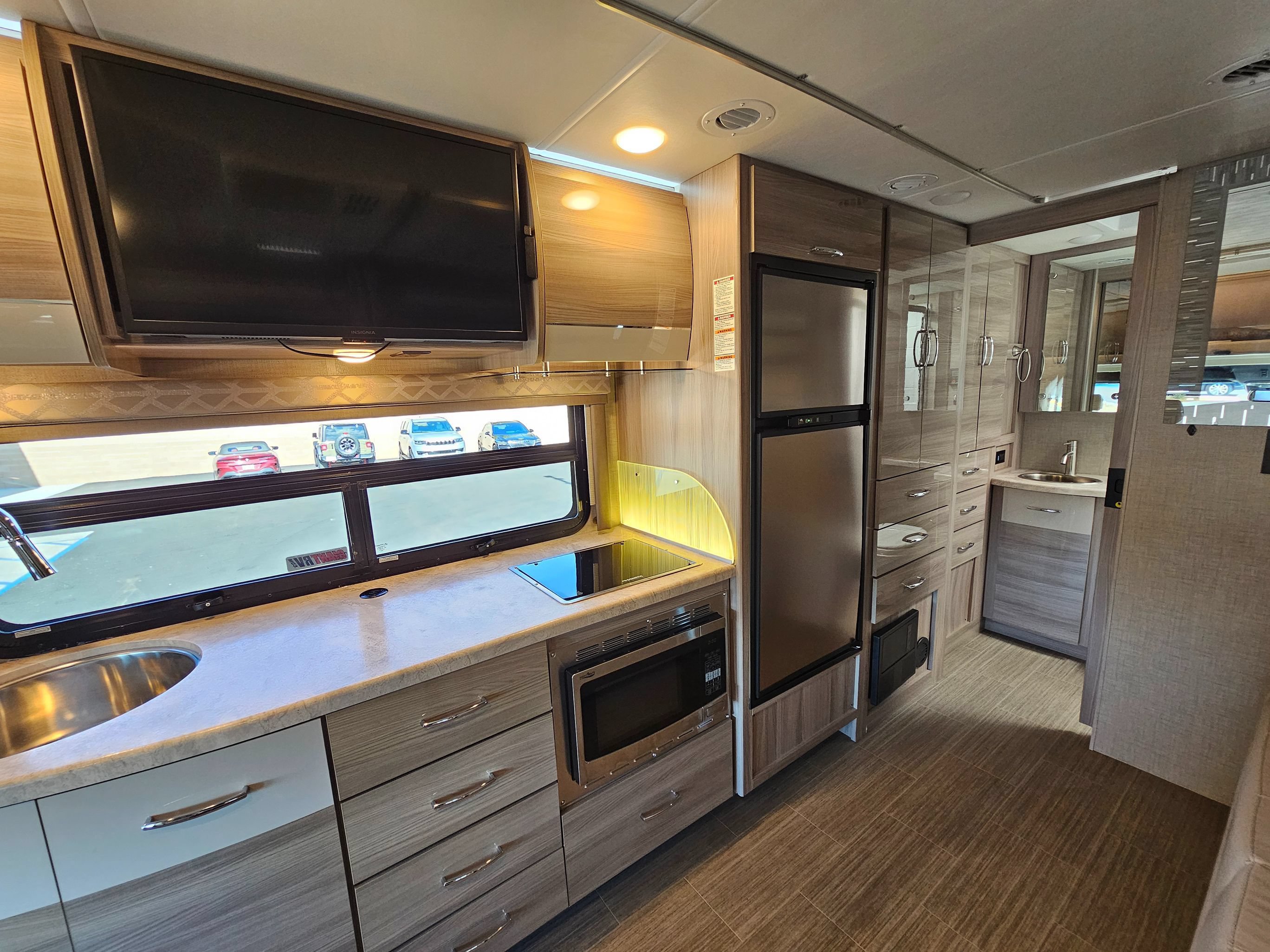 Used 2022 Mercedes-Benz Sprinter 3500 w/ Acoustic Package image 39